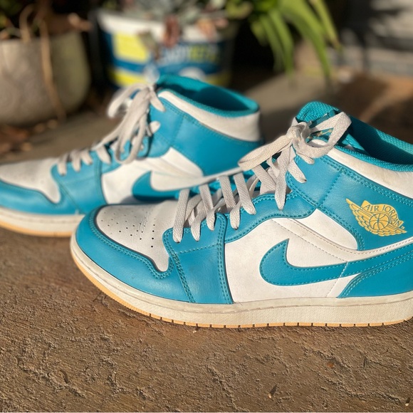 Air Jordan 1 - Picture 3 of 5